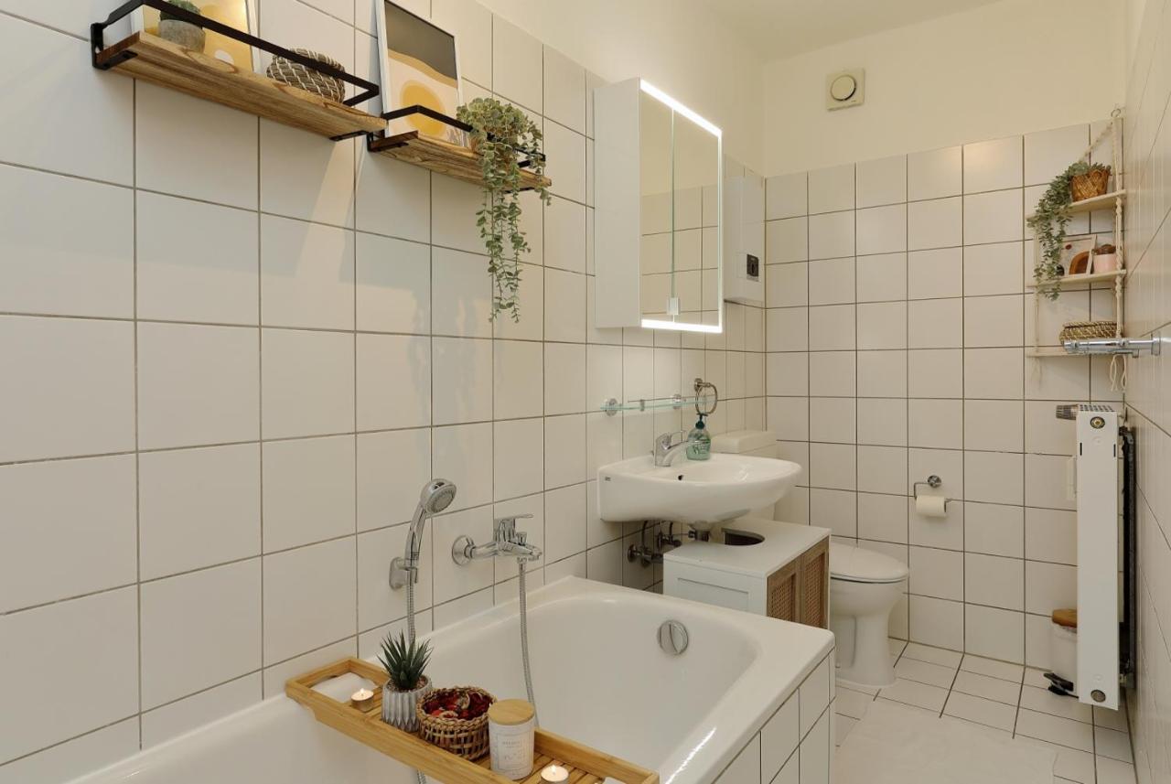 *City, Naehe Hbf, Kingsizebetten, Fitnessecke* ดุยส์บูร์ก ภายนอก รูปภาพ
